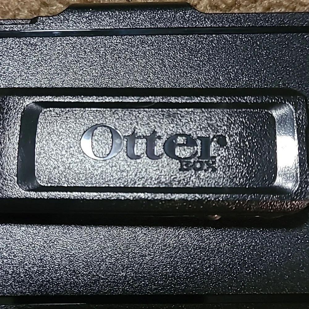 NWOT! Otter Box Black Phone Holster